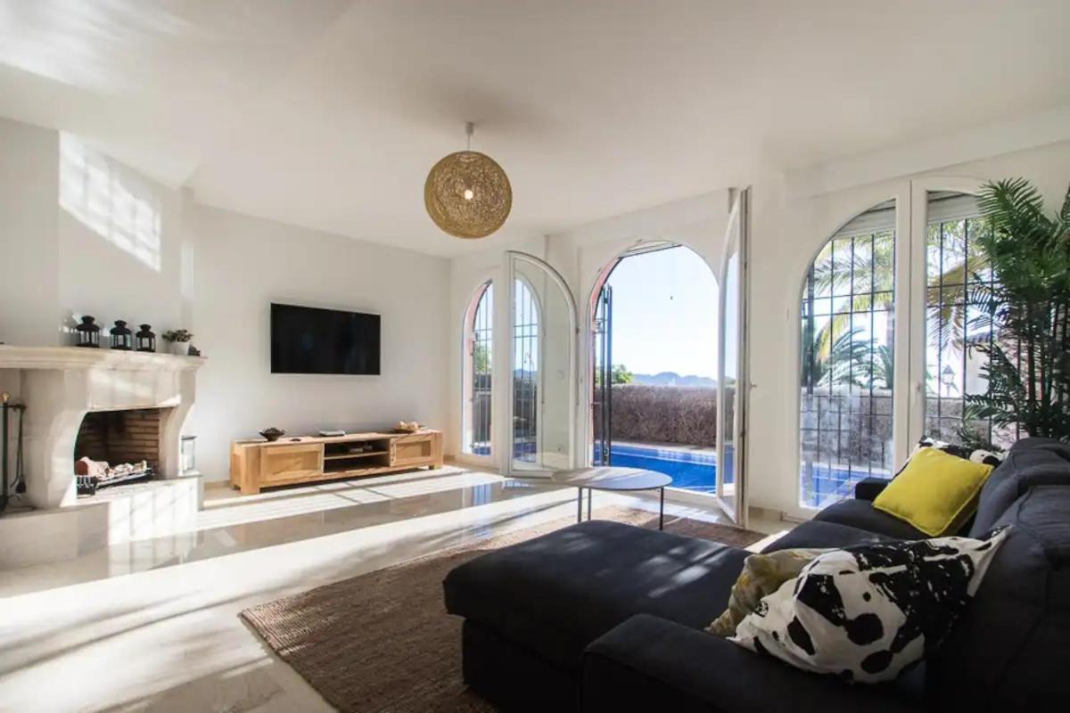 Asia Gardens Villa With Private Pool In Benidorm 卡拉德费斯特拉特 外观 照片